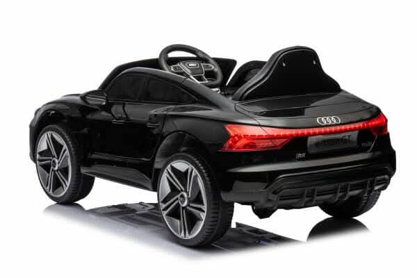 Licencirani auto na akumulator za decu Audi RS E-TRON GT - crni - Слика 2